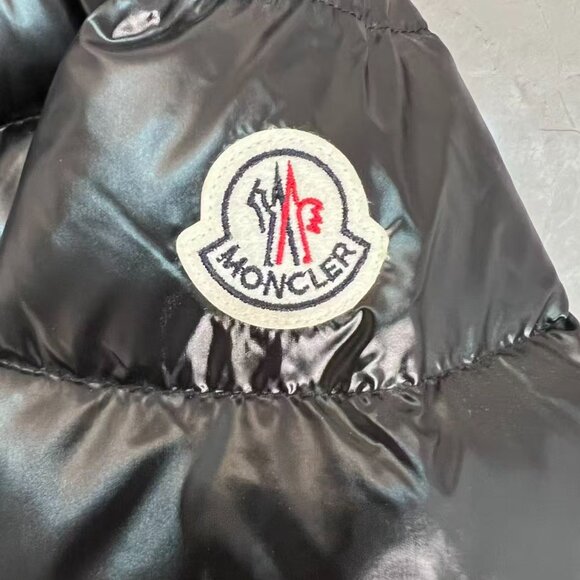 Women's Moncler Short Down Jacket Size M - Picture 8 of 10